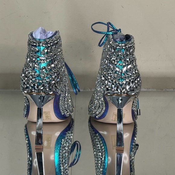 Azalea Wang, Brand New size 11 - Picture 3 of 4